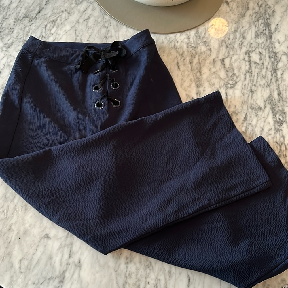 Unique style pant with ribbon waist tie
